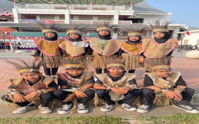 MI An Nashriyah Meriahkan Lomba Gerak Jalan HUT RI ke-80