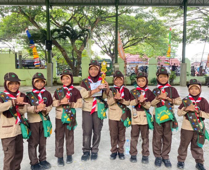 Barung Putri MI An Nashriyah Raih Juara Harapan 2 di Pesta Siaga Kwarran Lasem.