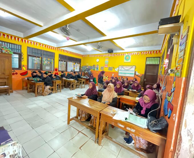 ✨ Menguatkan Ukhuwah, Meraih Berkah: Tadarus Ramadhan Guru dan Karyawan MI An Nashriyah