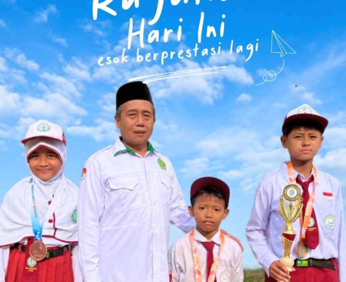 Siswa MI An Nashriyah Raih Prestasi Gemilang di Grand Final Lomba Genius UNIROW Tuban