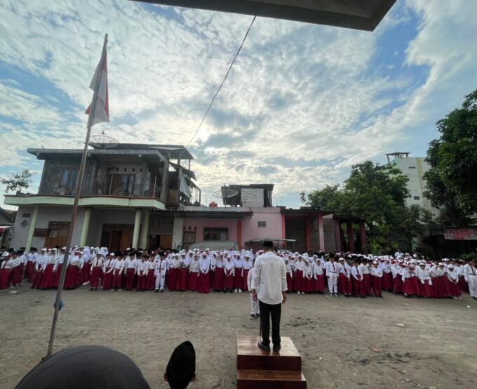 Upacara Penuh Khidmat di MI An Nashriyah, Tanamkan Disiplin Sejak Dini