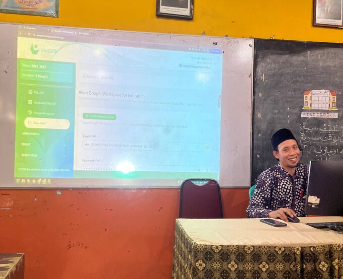 Pemanfaatan Teknologi di Era Digital, MI An Nashriyah Kenalkan Potensi Gemini AI
